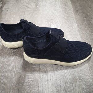 Ecco Ladies Size 6 Navy & White Slip On Sneakers